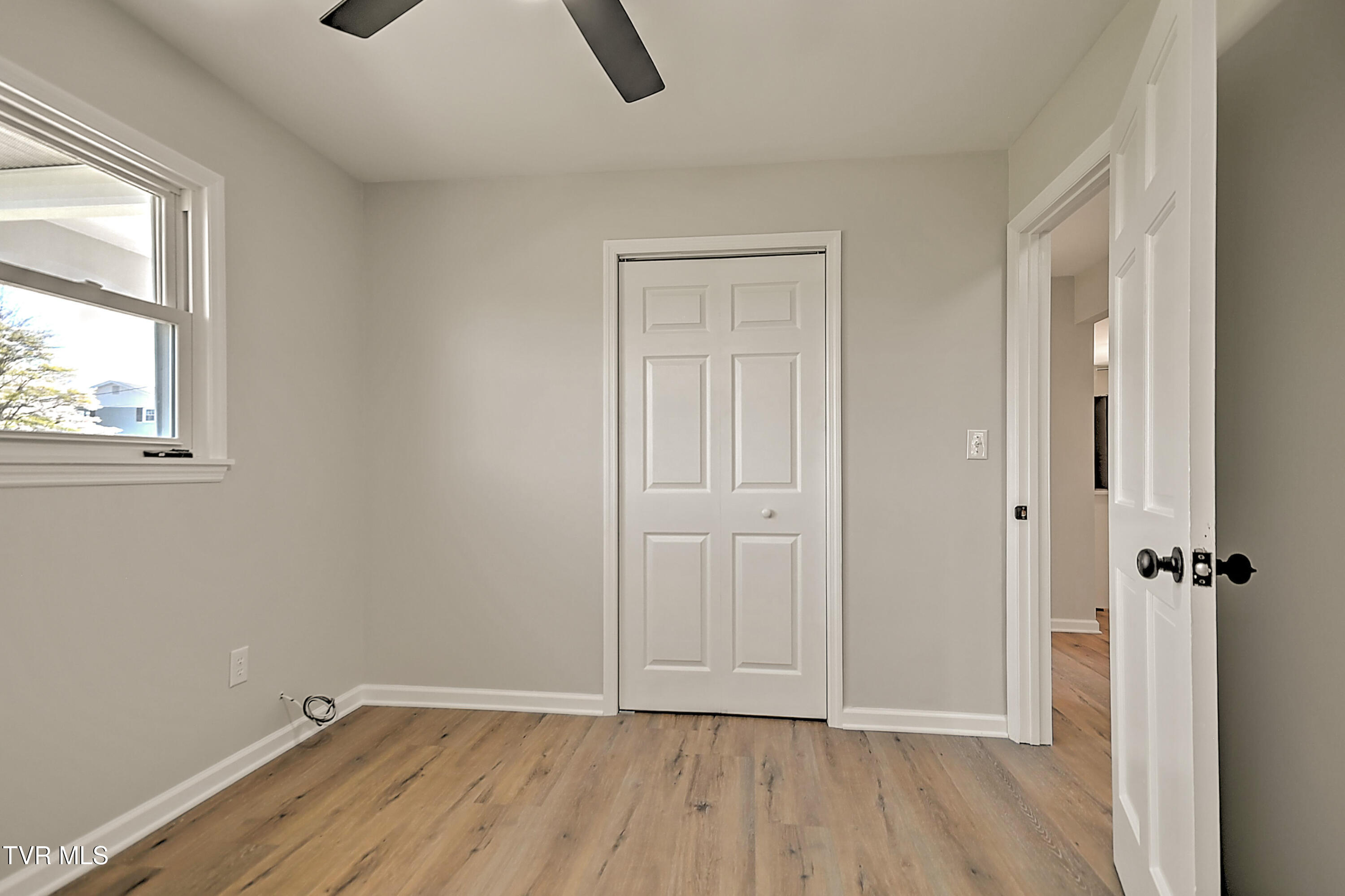 209 Chester Hill Road Bristol, VA 24201 - Photo 16 of 29 209 Chester Hill LG-19