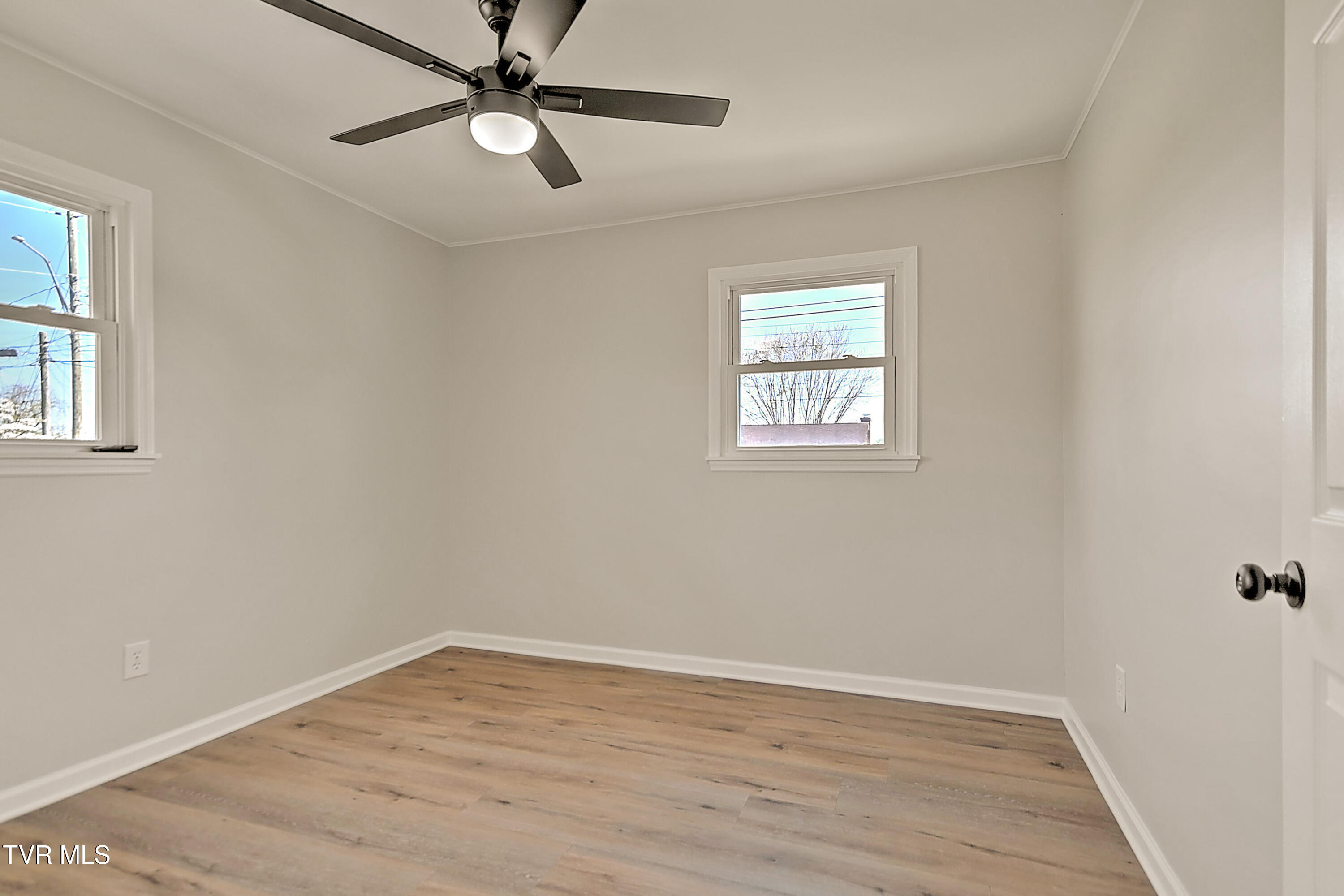 209 Chester Hill Road Bristol, VA 24201 - Photo 18 of 29 209 Chester Hill LG-21