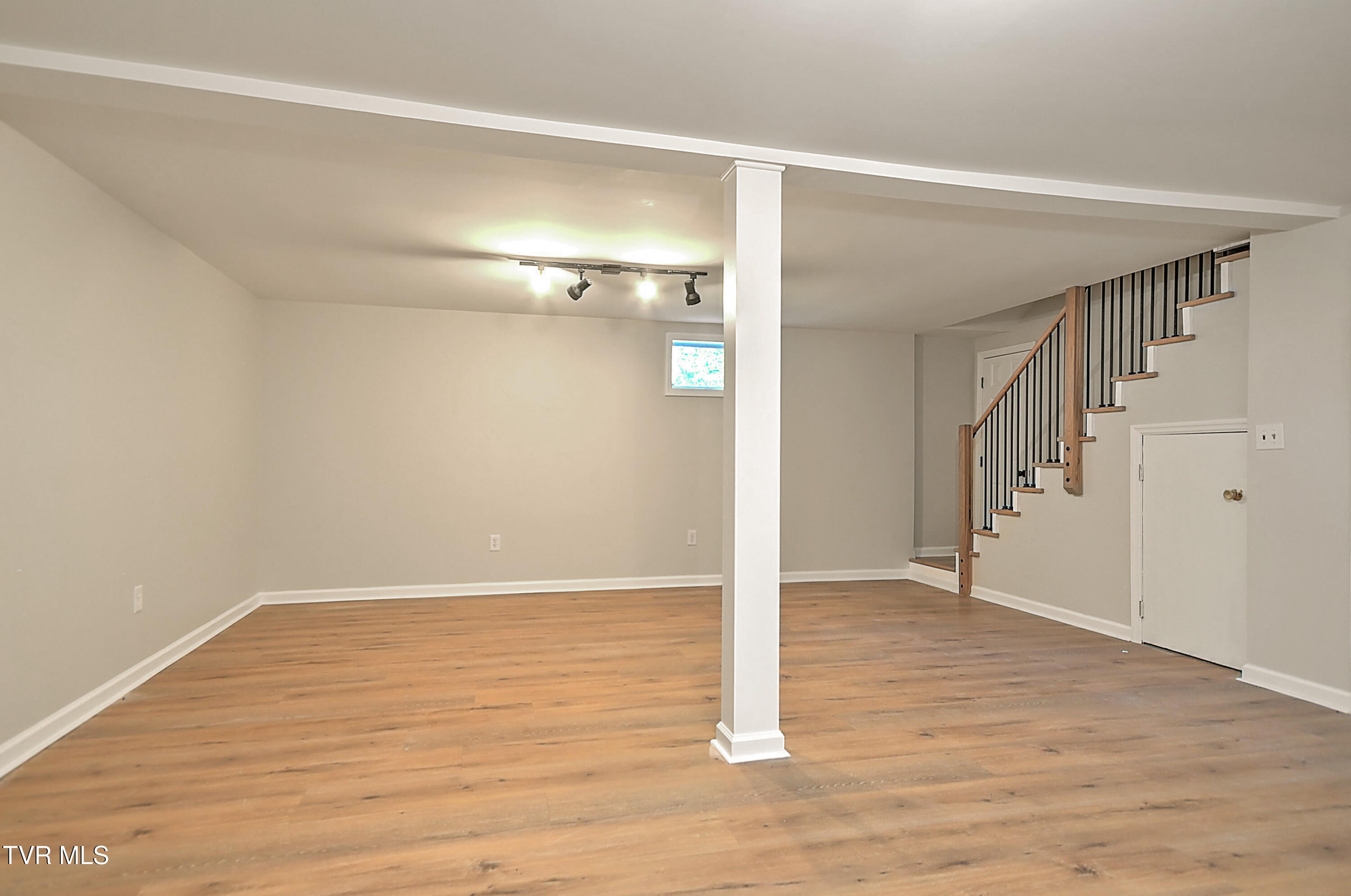 209 Chester Hill Road Bristol, VA 24201 - Photo 26 of 29 209 Chester Hill LG-30