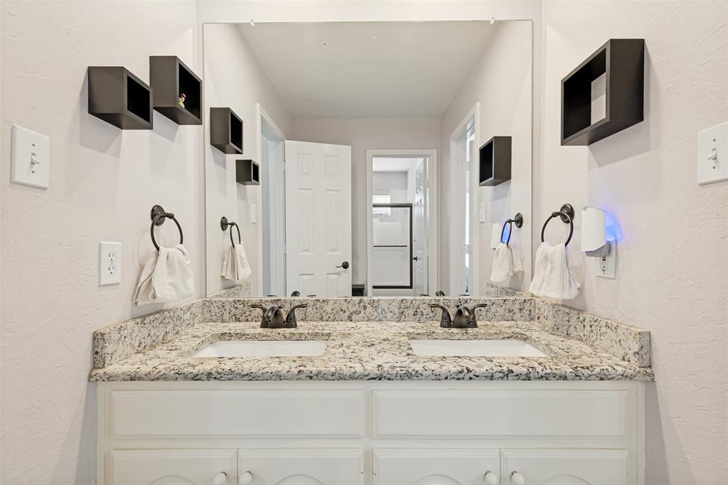 322 Hampton Court Coppell, TX 75019 - Photo 22 of 37