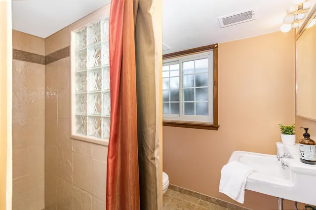 $489,000 | 3 Kennard Court, St. Paul, MN 55106