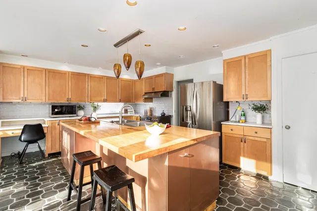 $489,000 | 3 Kennard Court, St. Paul, MN 55106