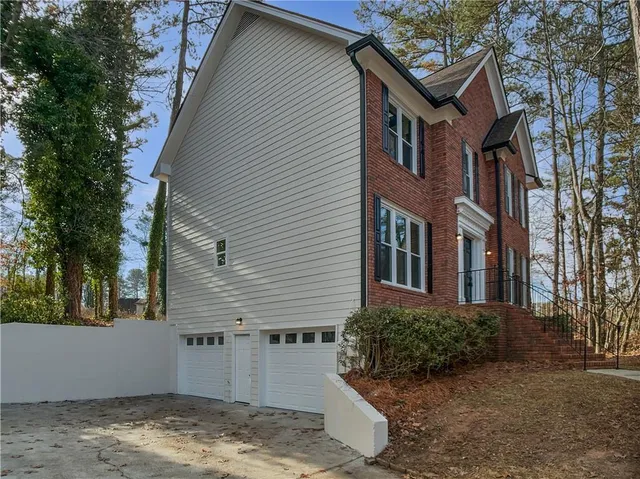$366,000 | 2454 Jacks View Court, Snellville, GA 30078