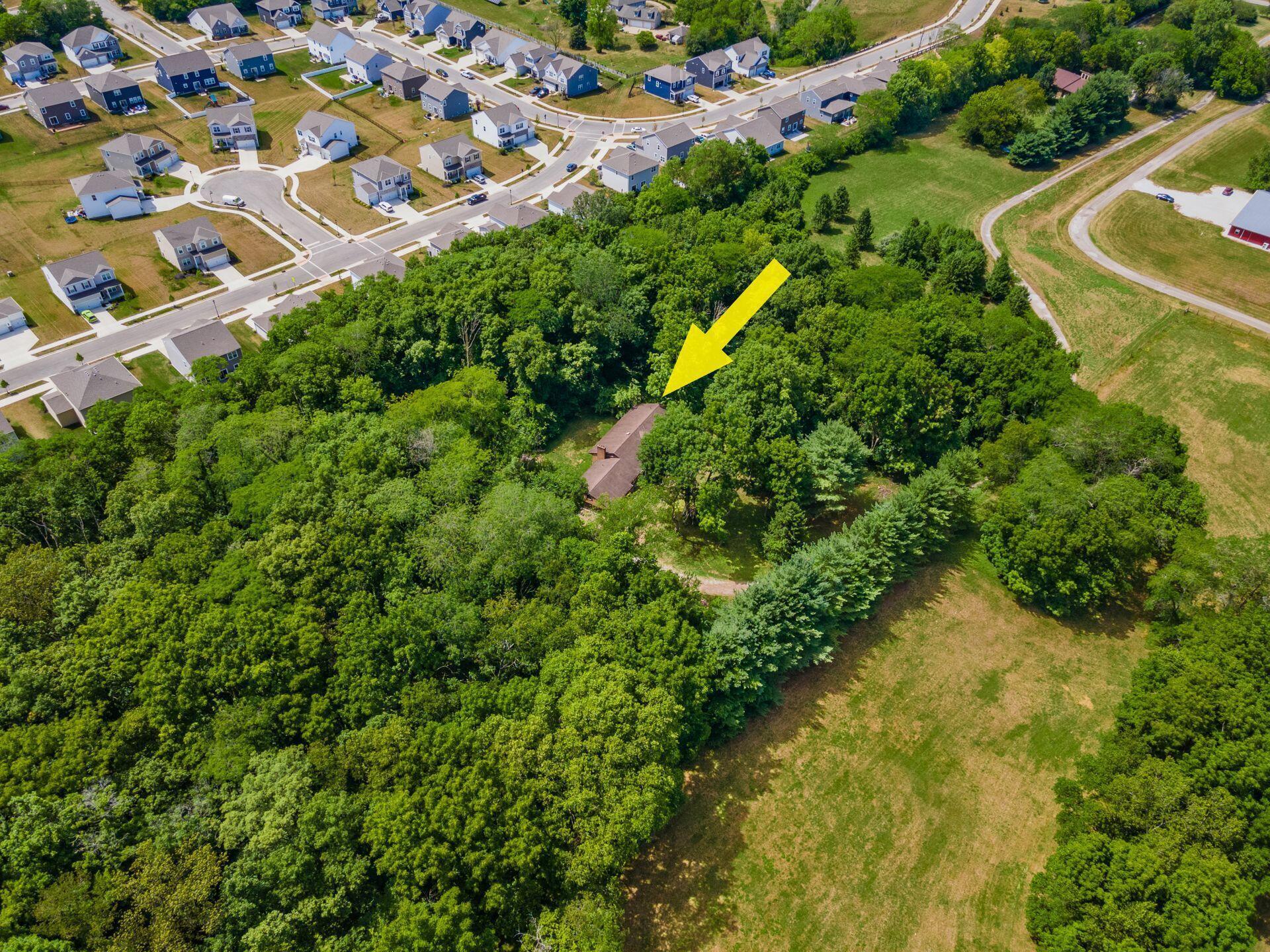 1379 Borror Road Grove City, OH 43123 - Photo 3 of 31 011_d Grove City OH 43123 USA