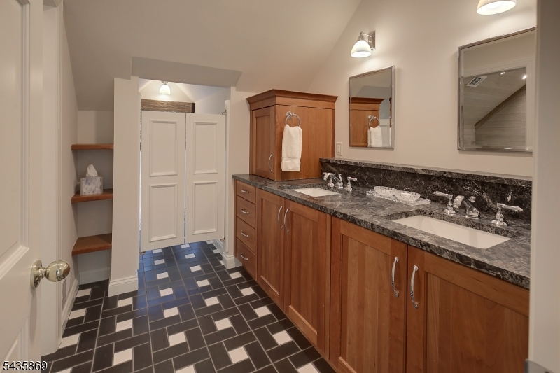 19 Cliffside Way Boonton, NJ 07005 - Photo 29 of 50