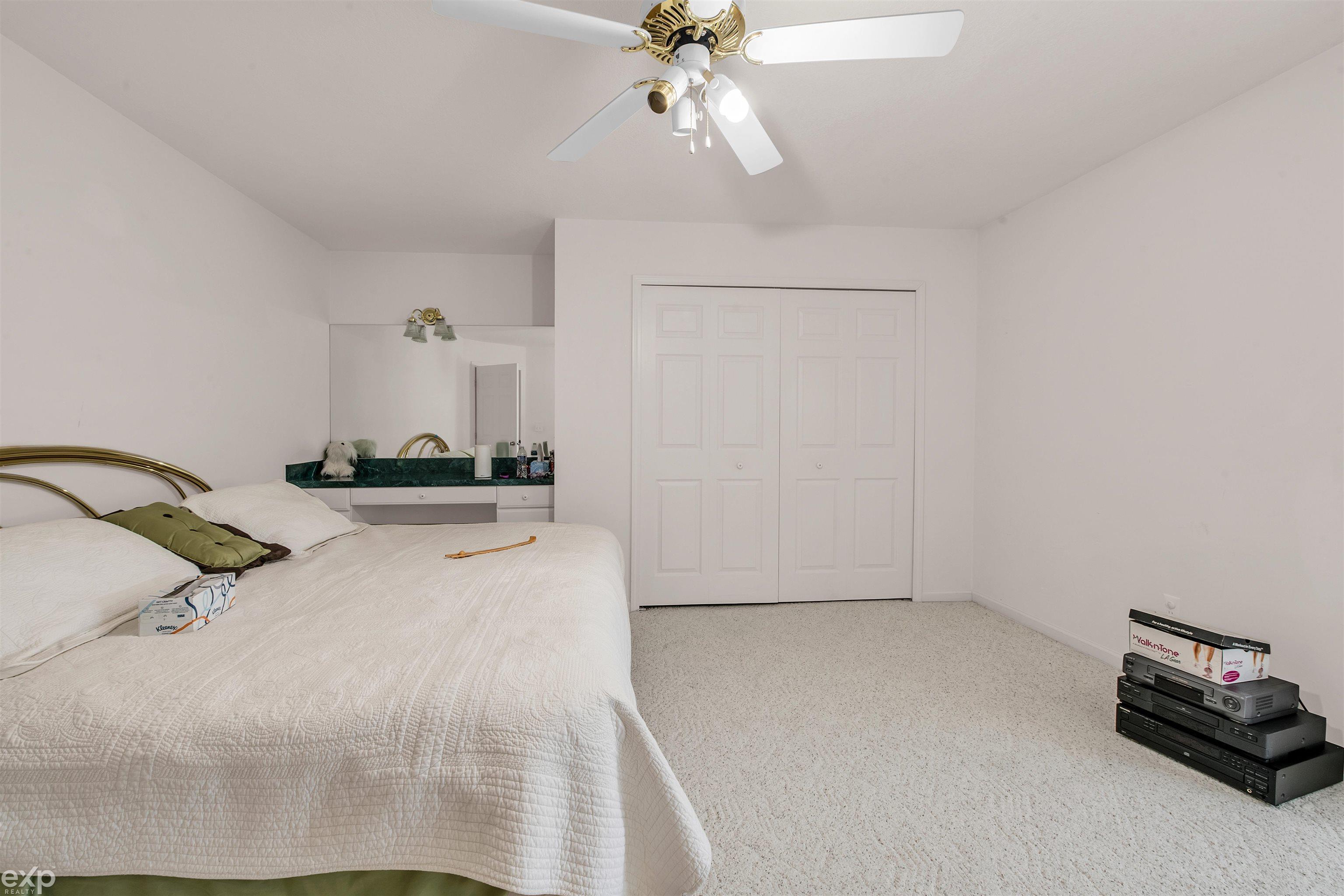 23890 Hall Road Woodhaven, MI 48183 - Photo 37 of 39
