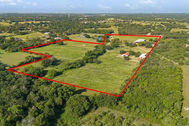a view of outdoor space tennis court