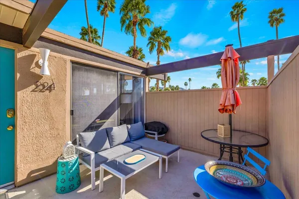 $319,000 | 1111 East Palm Canyon Drive, Unit 224, Palm Springs, CA 92264
