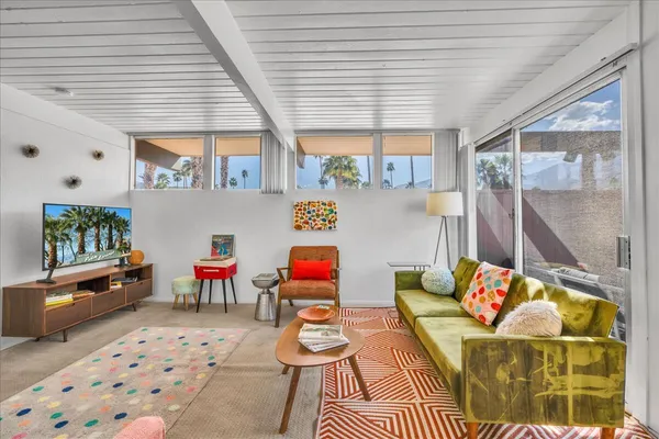 $319,000 | 1111 East Palm Canyon Drive, Unit 224, Palm Springs, CA 92264
