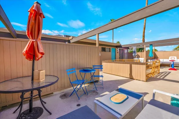 $319,000 | 1111 East Palm Canyon Drive, Unit 224, Palm Springs, CA 92264