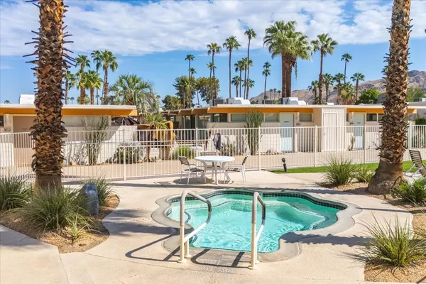 $319,000 | 1111 East Palm Canyon Drive, Unit 224, Palm Springs, CA 92264