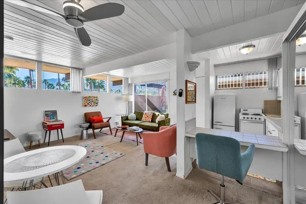 $319,000 | 1111 East Palm Canyon Drive, Unit 224, Palm Springs, CA 92264