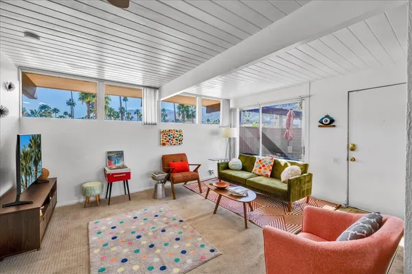$319,000 | 1111 East Palm Canyon Drive, Unit 224, Palm Springs, CA 92264