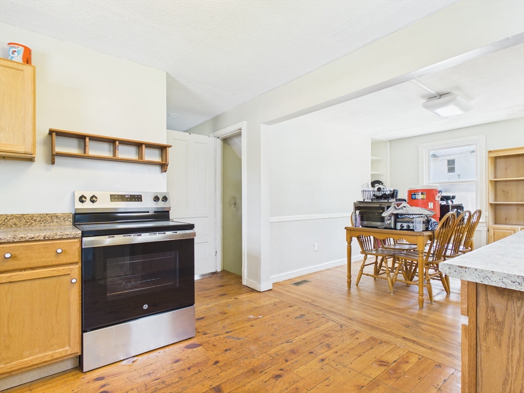 5 Barber Street Springfield, MA 01109 - Photo 21 of 41