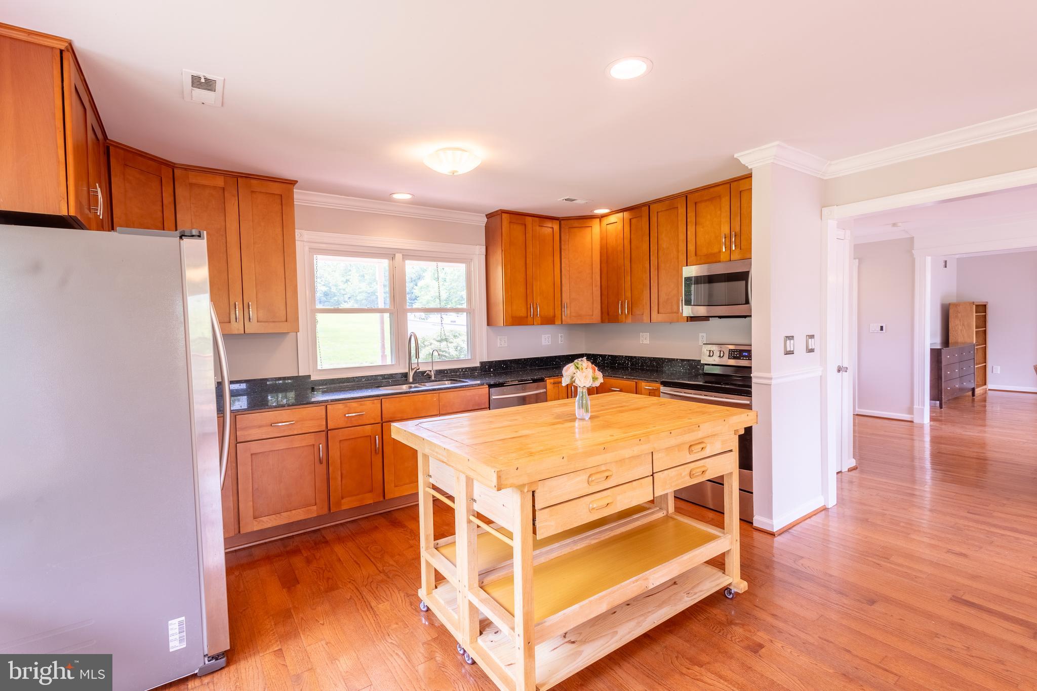 15466 Arthur Road King George, VA 22485 - Photo 11 of 46 Kitchen w/Island Stainless Steel Appliances
