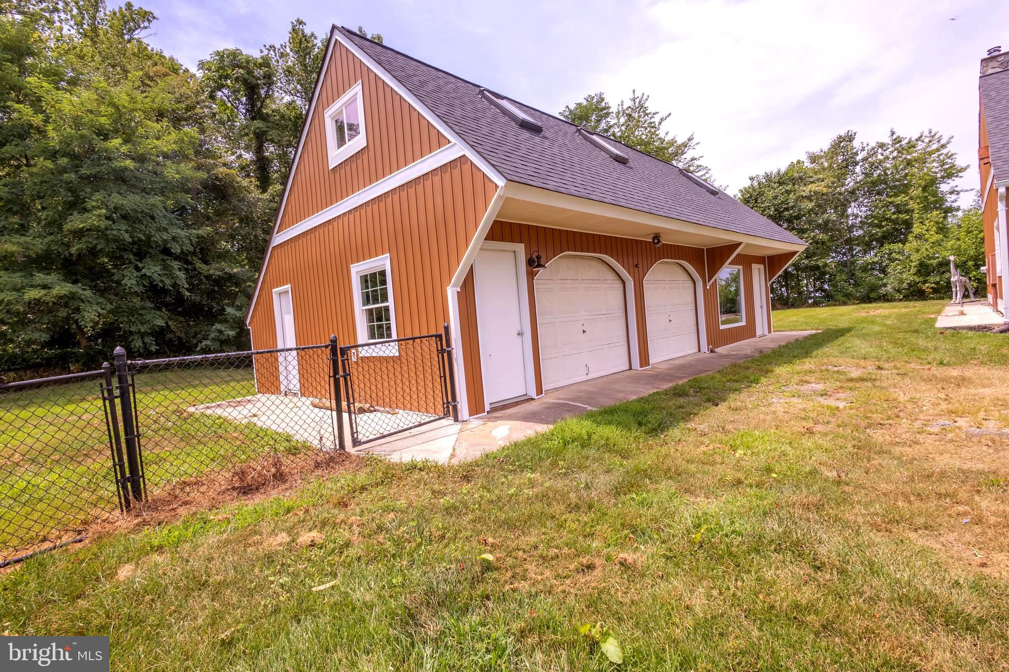 15466 Arthur Road King George, VA 22485 - Photo 39 of 46 Detached 2-Car(2-Story)Garage Front Exterior View