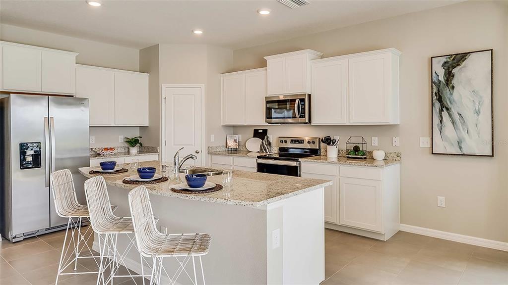 10714 Rabbit Grove Trail Palmetto, FL 34221 - Photo 3 of 26
