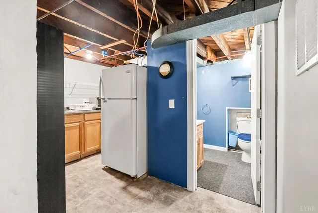 a view of walk in closet