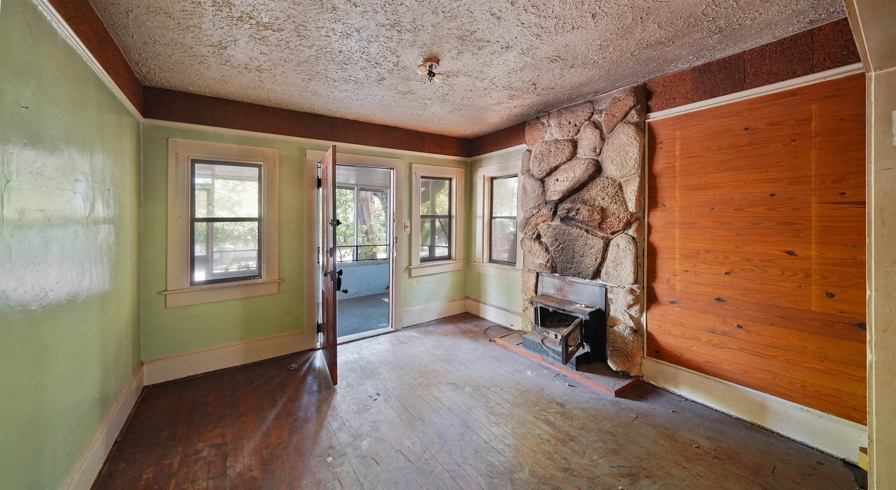 136 Washington Street St. Augustine, FL 32084 - Photo 6 of 15 a view of an empty room with a window