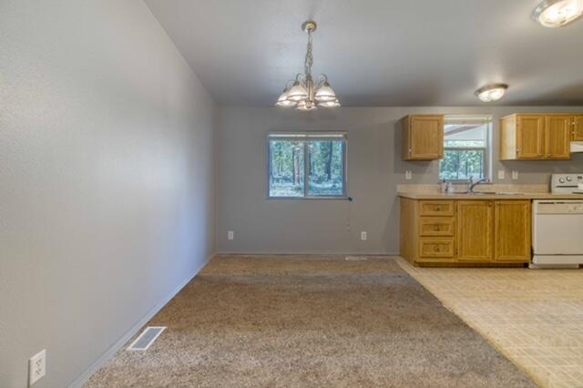 52084 Red Pine La Pine, OR 97739 - Photo 9 of 40 Dining Room from living area