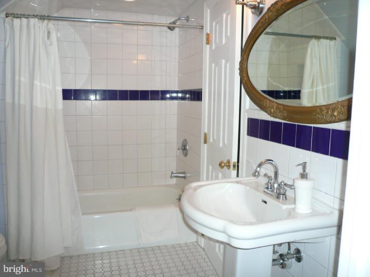1611 Manley Road West Chester, PA 19380 - Photo 17 of 24 Bathroom