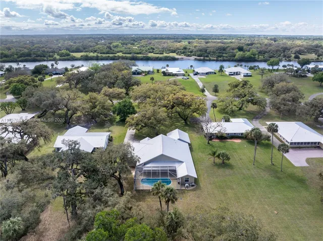 $695,000 | 1132 Riverbend Drive, LaBelle, FL 33935