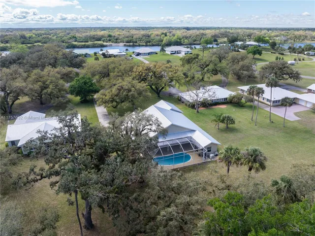 $695,000 | 1132 Riverbend Drive, LaBelle, FL 33935