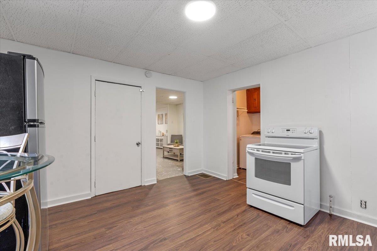 1235 North 8th Street Springfield, IL 62702 - Photo 12 of 19