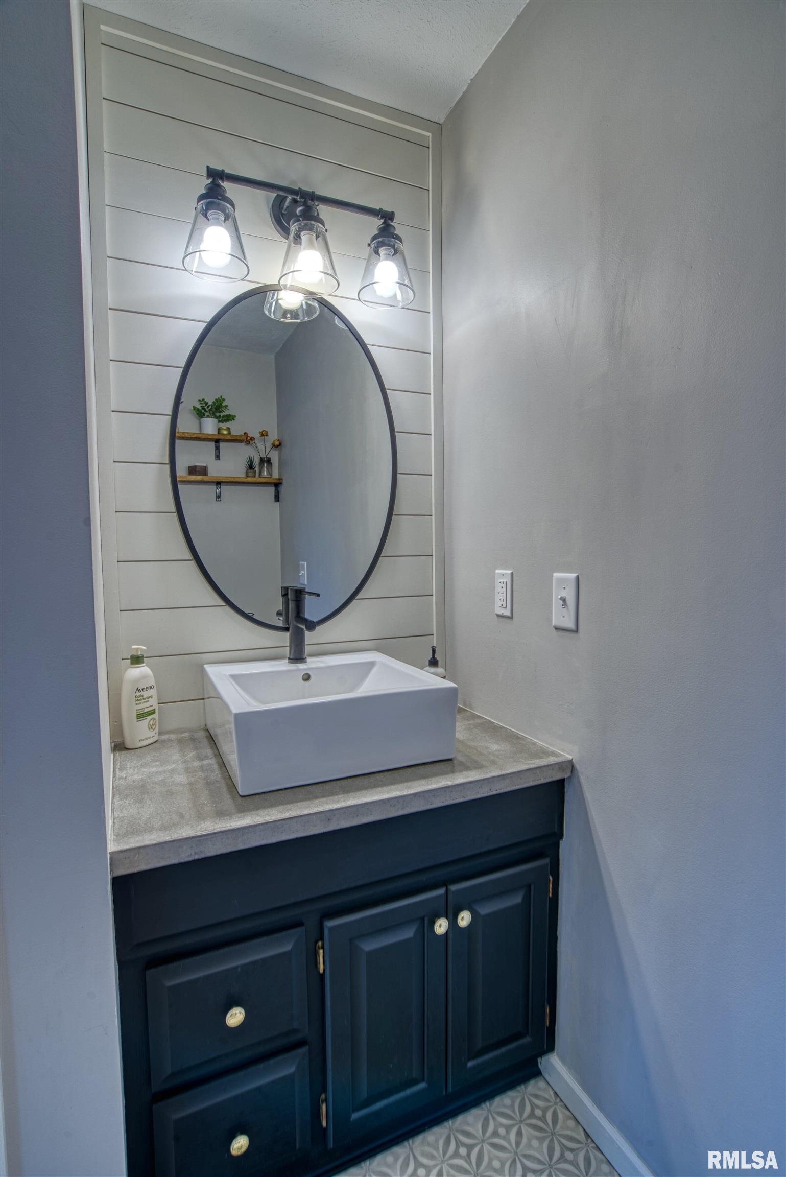 800 Spring Street Washington, IL 61571 - Photo 19 of 35 Gallery Image 19