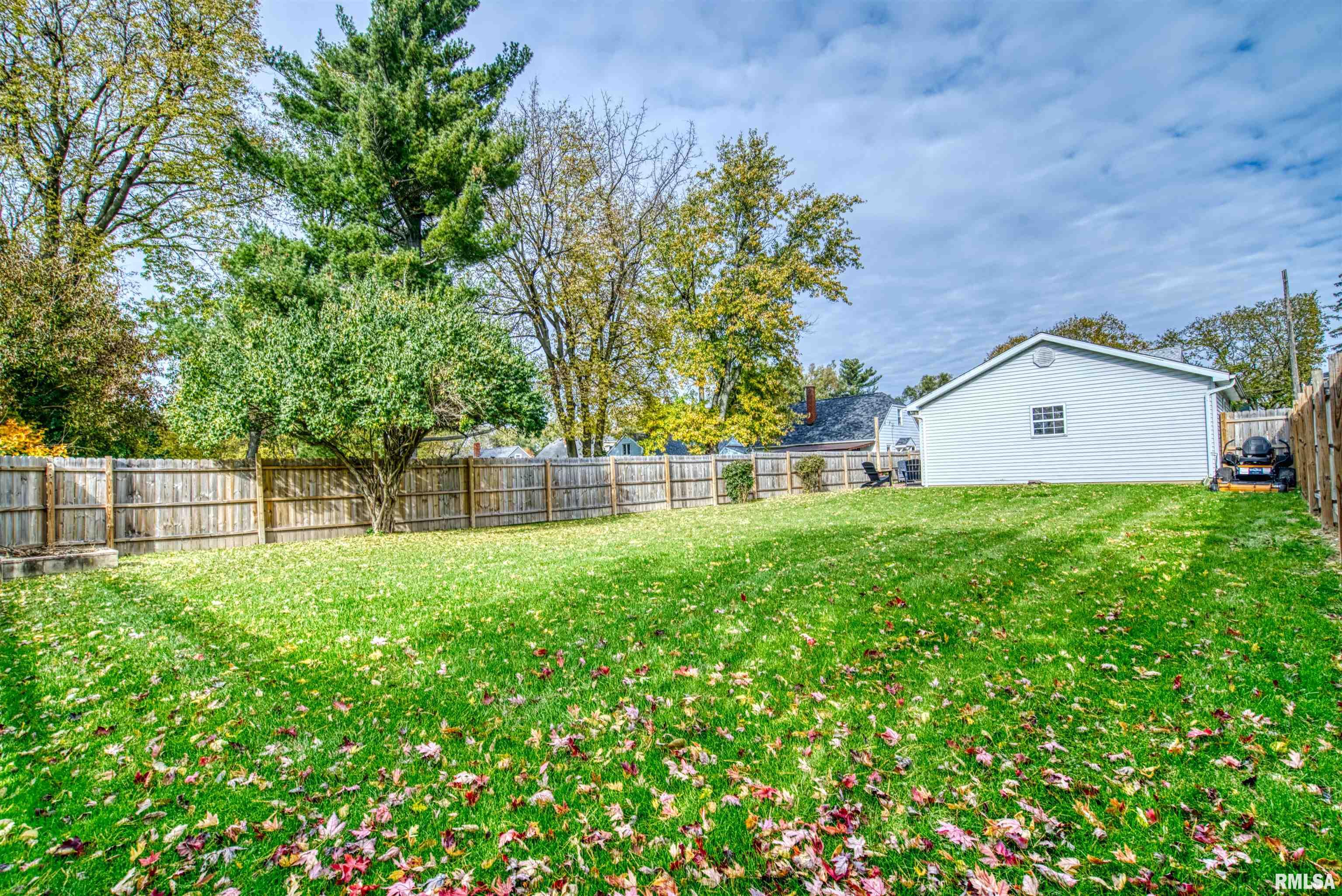 800 Spring Street Washington, IL 61571 - Photo 33 of 35 Gallery Image 33