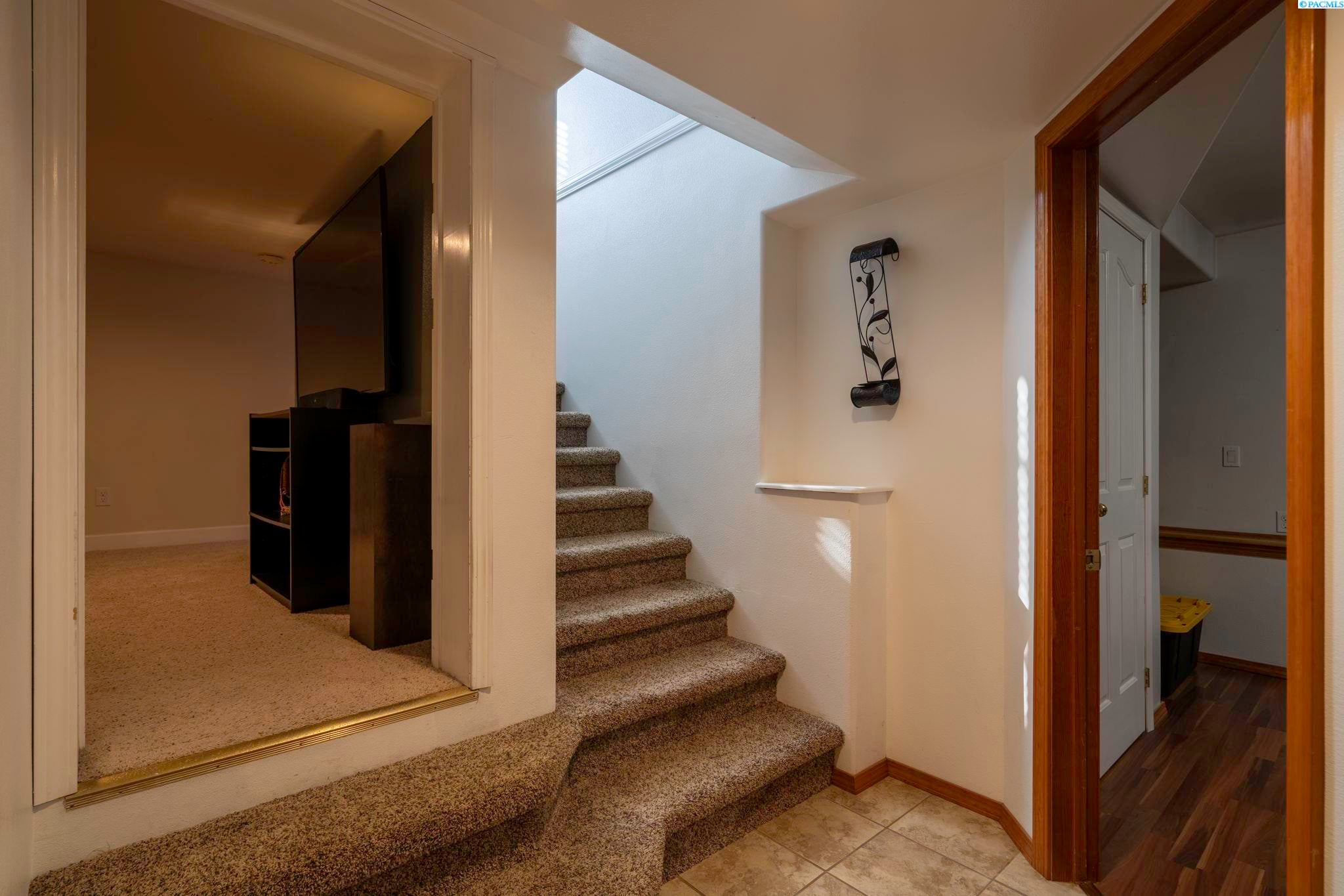 23905 South Finley Road Kennewick, WA 99337 - Photo 10 of 24 Gallery Image 10