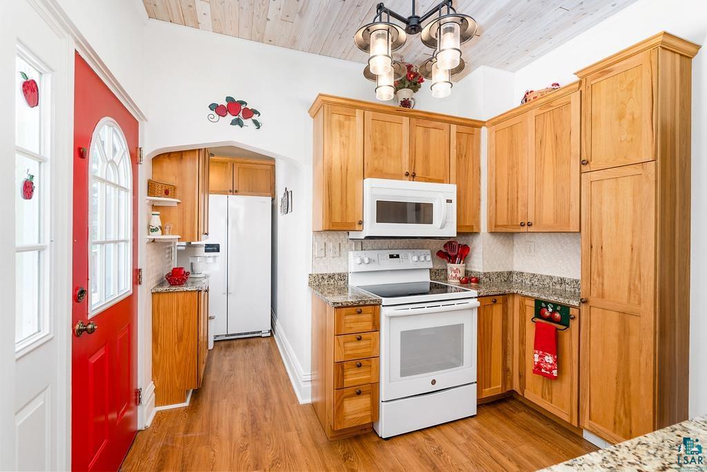 4405 Cooke Street Duluth, MN 55804 - Photo 6 of 42