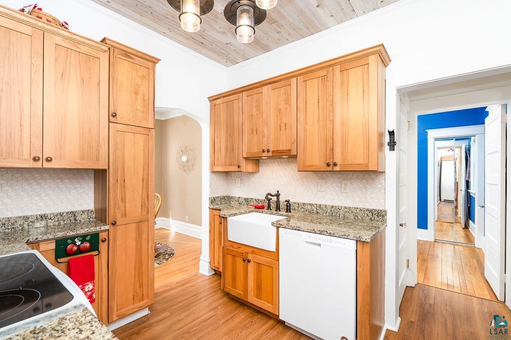 4405 Cooke Street Duluth, MN 55804 - Photo 8 of 42