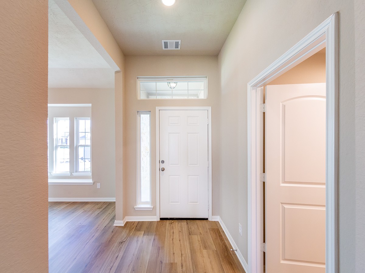 3317 Rolling View Court Conroe, TX 77301 - Photo 5 of 27