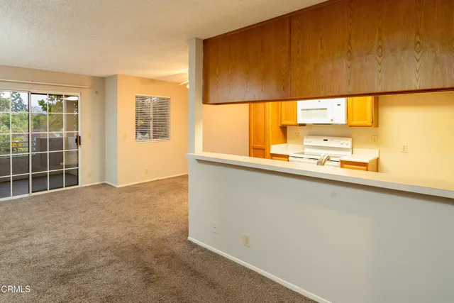 $2,200 | 2623 Antonio Drive, Unit 105, Camarillo, CA 93010