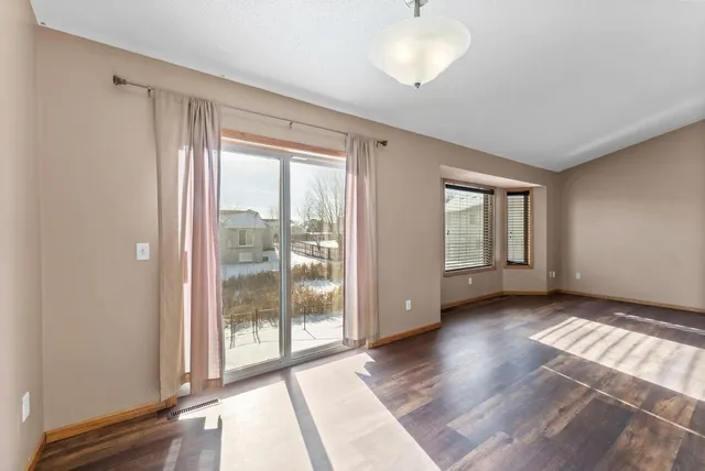 $299,900 | 213 Summerfield Lane, Waverly, MN 55390