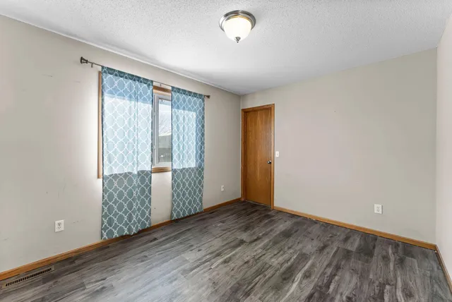 $299,900 | 213 Summerfield Lane, Waverly, MN 55390