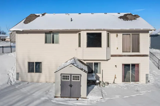 $299,900 | 213 Summerfield Lane, Waverly, MN 55390