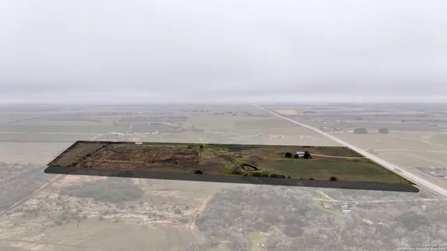 $689,000 | 3893 Highway 97, Floresville, TX 78114