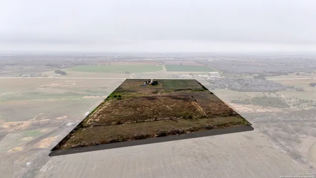 $689,000 | 3893 Highway 97, Floresville, TX 78114