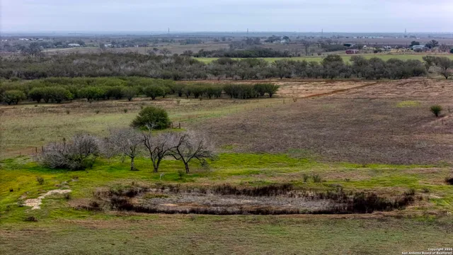 $689,000 | 3893 Highway 97, Floresville, TX 78114