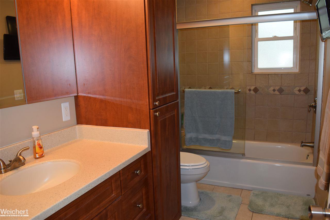 3490 Emmons Avenue Rochester Hills, MI 48307 - Photo 28 of 38