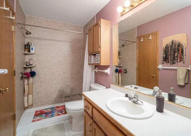 $284,900 | 3233 Northdale Lane Northwest, Coon Rapids, MN 55448