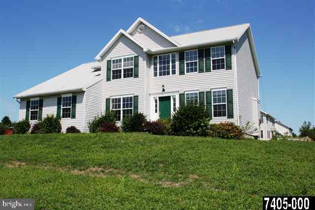 282 Runningboard Road Stewartstown, PA 17363 - Photo 2 of 25 Gallery Image 2
