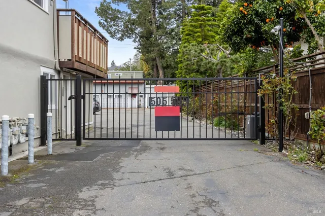 $1,195,000 | 505 Petaluma Boulevard North, Petaluma, CA 94952