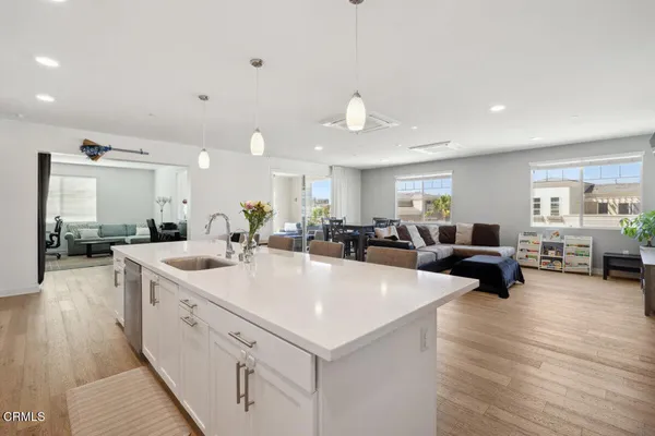 $785,000 | 2800 Wagon Wheel Road, Unit 304, Oxnard, CA 93036