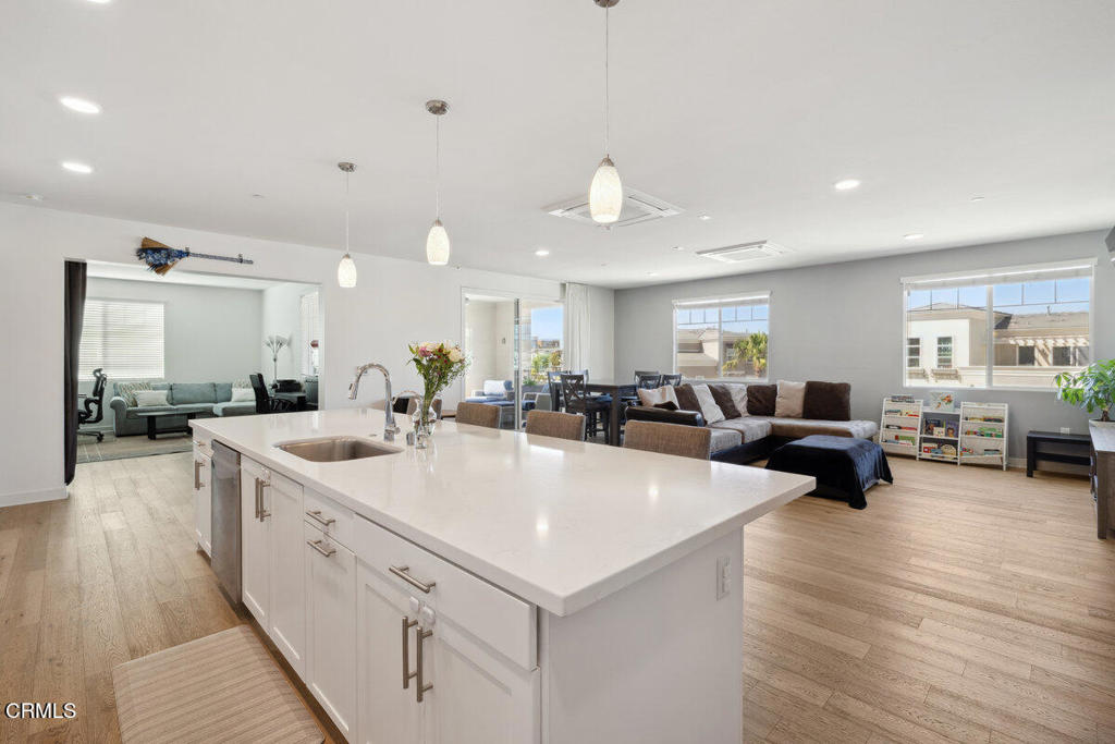 2800 Wagon Wheel Road, Unit 304 Oxnard, CA 93036 - Photo 7 of 28