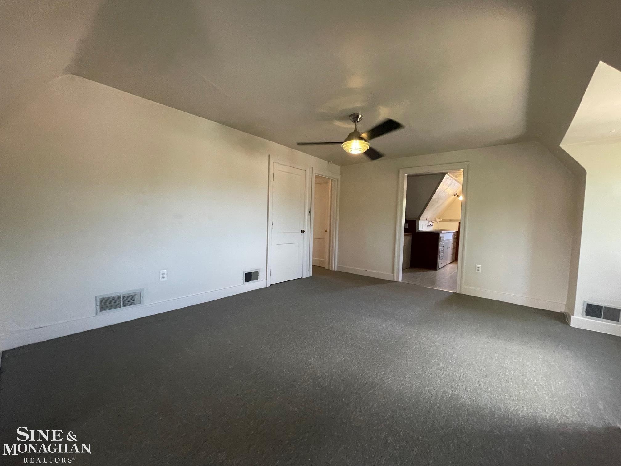780 Trombley Road Grosse Pointe, MI 48230 - Photo 10 of 40 50220043-872ED52B-6119-43A7-A978-71EB762A8B74.JPG
