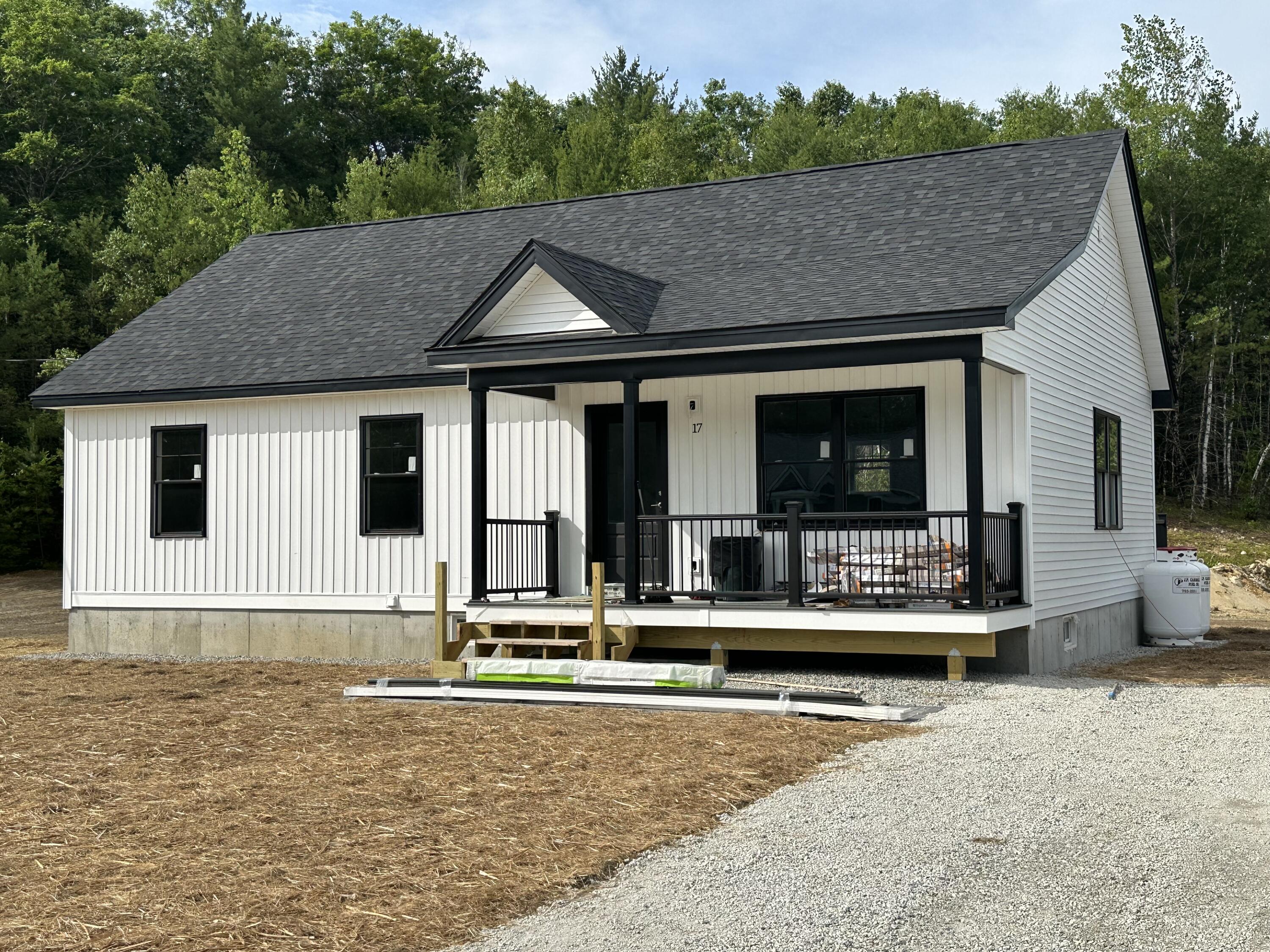 17 Emmas Way Limerick, ME 04048 - Photo 1 of 14 17 Emmas Way front