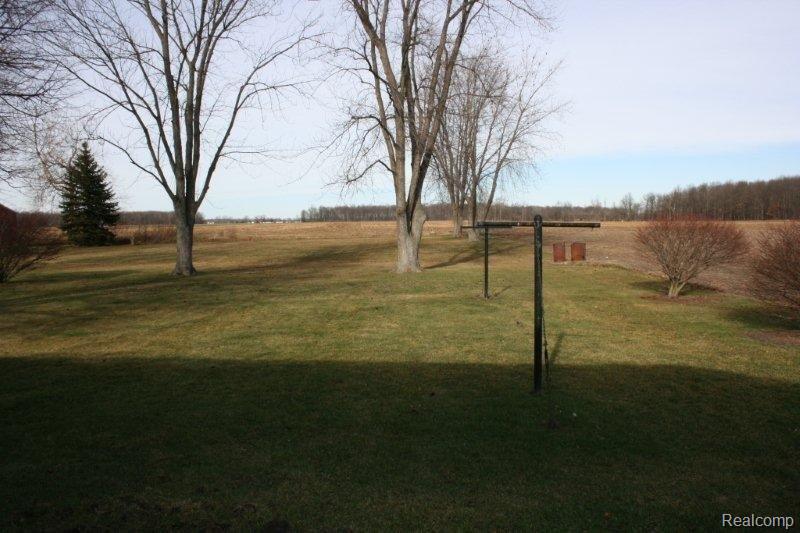 8676 South Custer Road Monroe, MI 48161 - Photo 3 of 17 IMG_5099.jpg